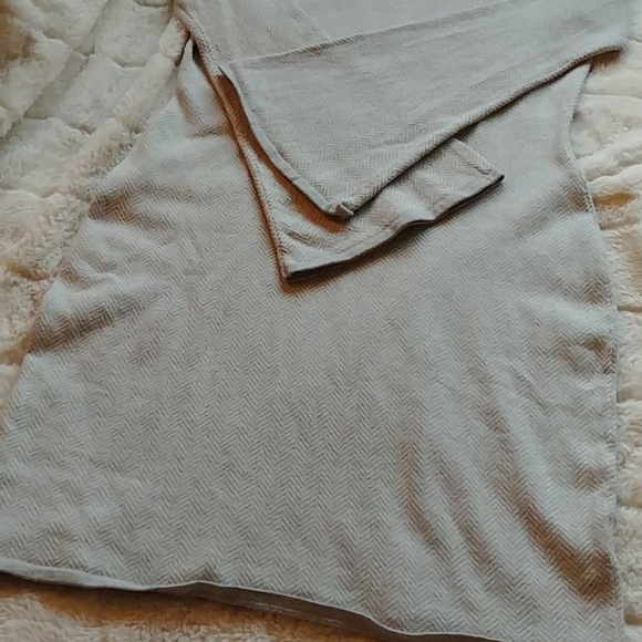 Lauren Ralph Lauren sweater dress with bell sleeve - Picture 3 of 10